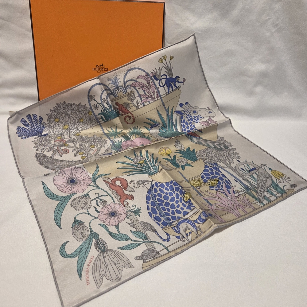 Hermès Silk Scarf with Bird Design -Precious Paradise Detail scarf 45